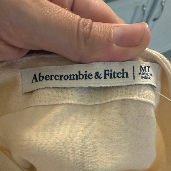 Abercrombie and Fitch linen dress with shorts underneath - Picture 2 of 4